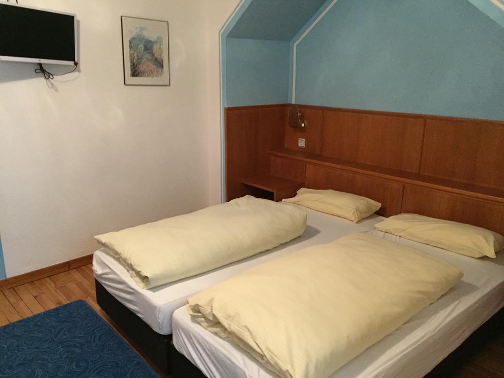 Jugendhotel Nuernberg Rum bild
