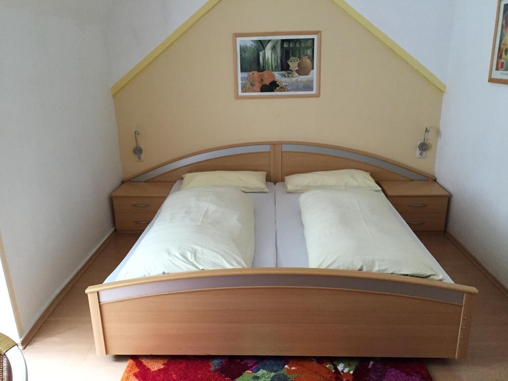 Jugendhotel Nuernberg Rum bild