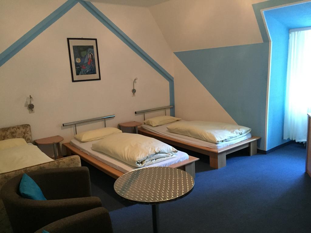 Jugendhotel Nuernberg Rum bild